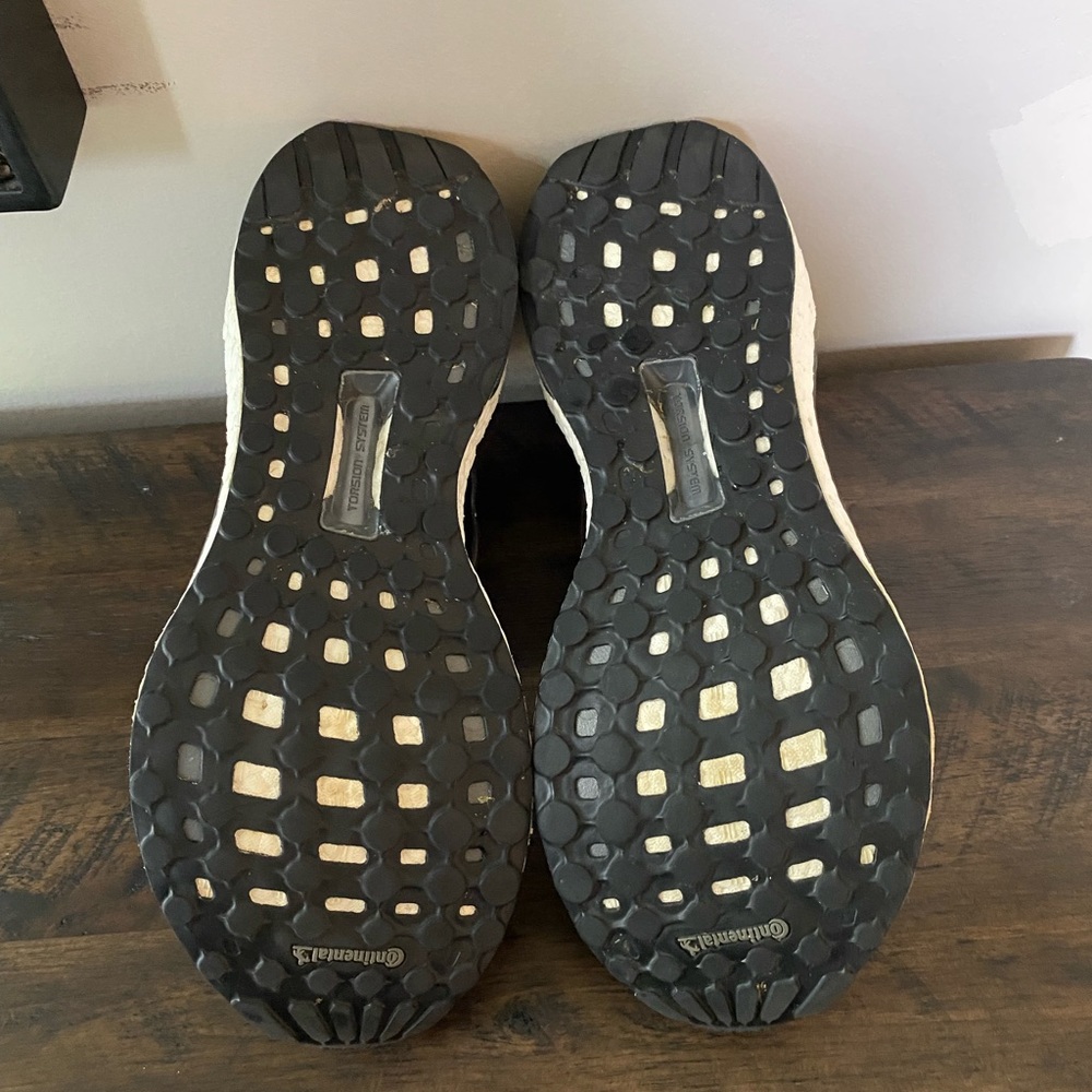 Women’s Adidas Boost Running Shoes. Size 9.5. - Picture 6 of 7